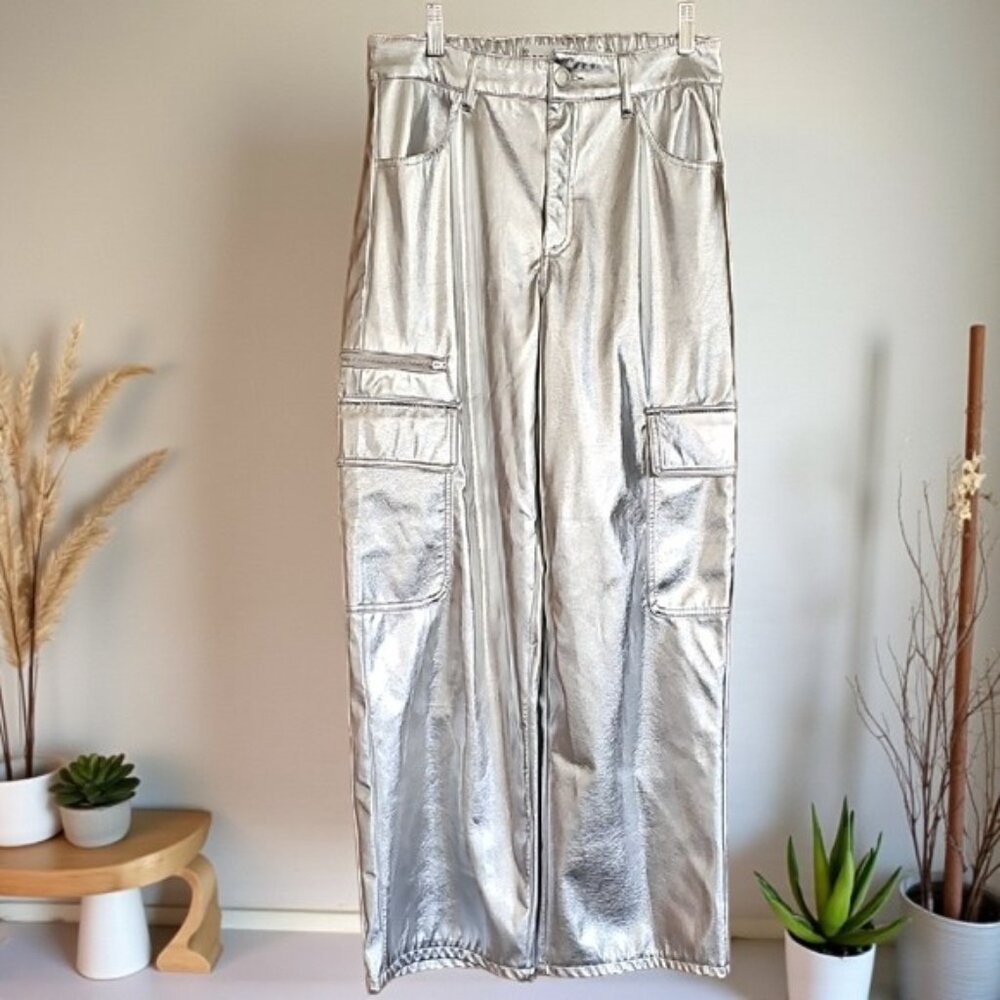 No Boundaries Silver Wide Leg Cargo Pants